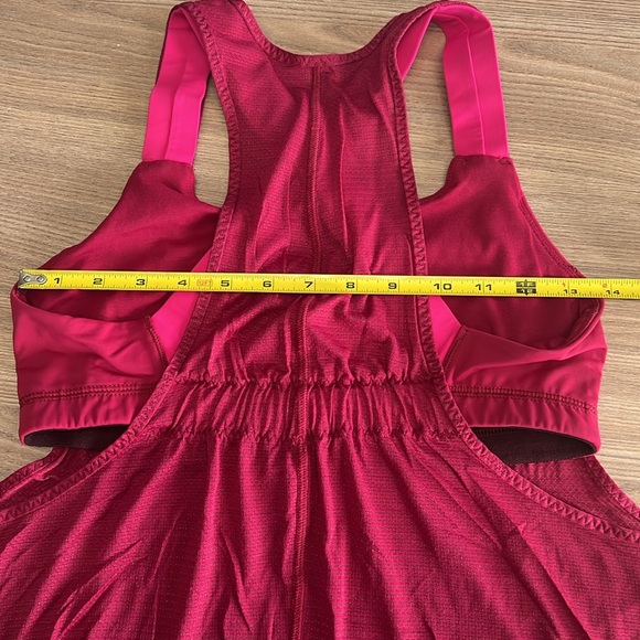 Lululemon Stash It Tank in Bumble Berry Size 8 - Picture 7 of 9